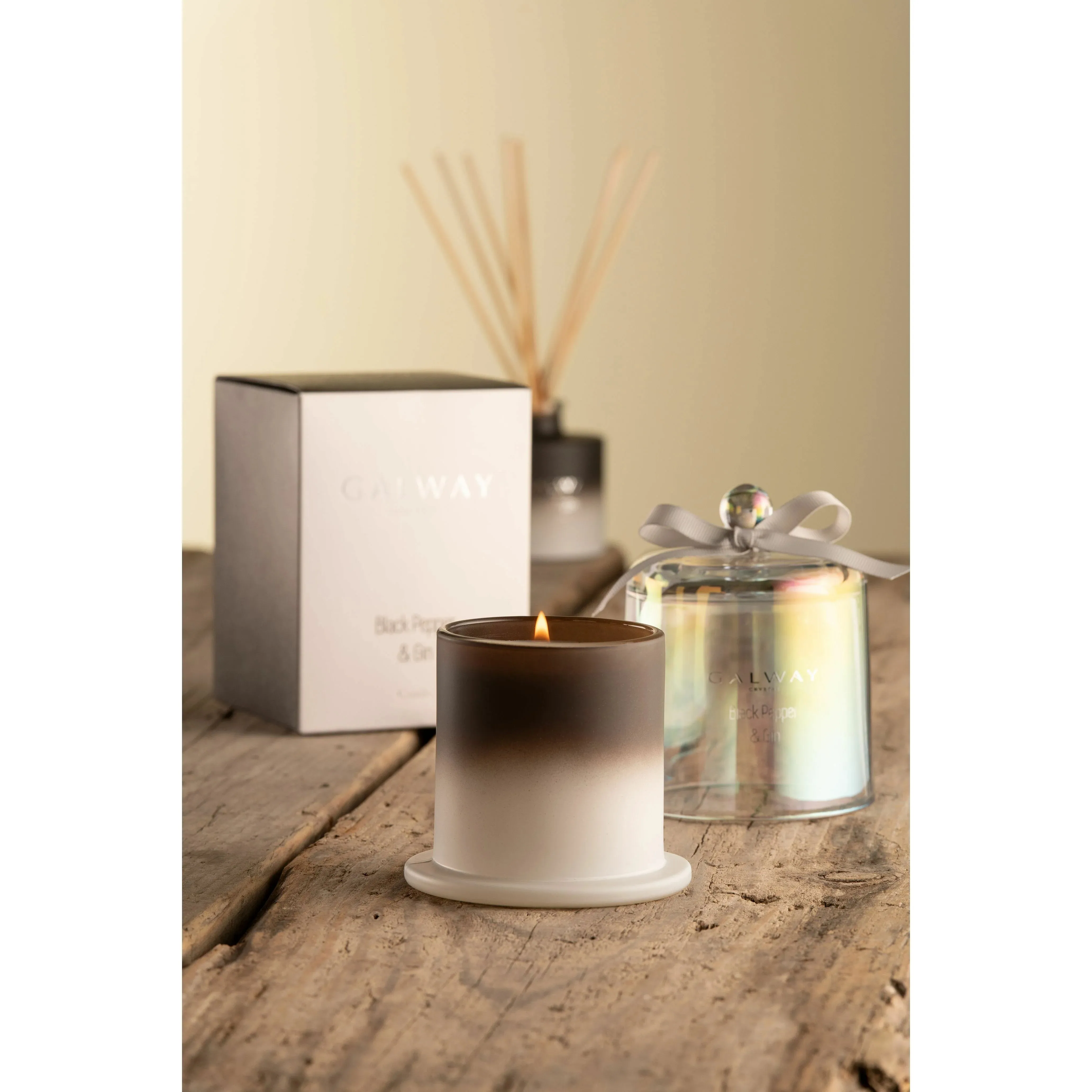 Galway Crystal Black Pepper And Gin Bell Jar Candle
