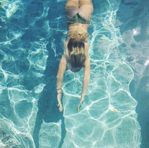 Lory Less Coverage Bottom