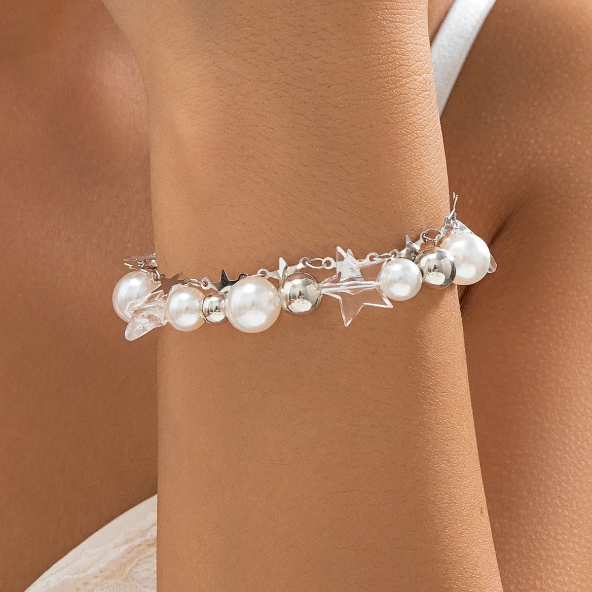 Pearl Star Necklace with a Touch of Elegance for Stylish Women